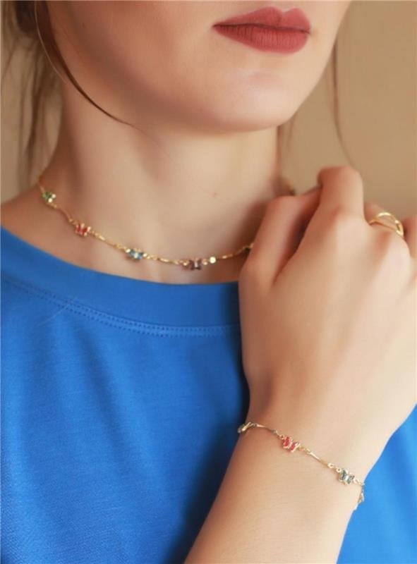 COLAR COM BORBOLETAS FOLHEADO A OURO 18K