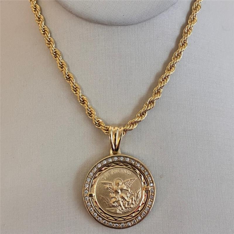 COLAR COM SÃO MIGUEL ARCANJO FOLHEADO A OURO 18K