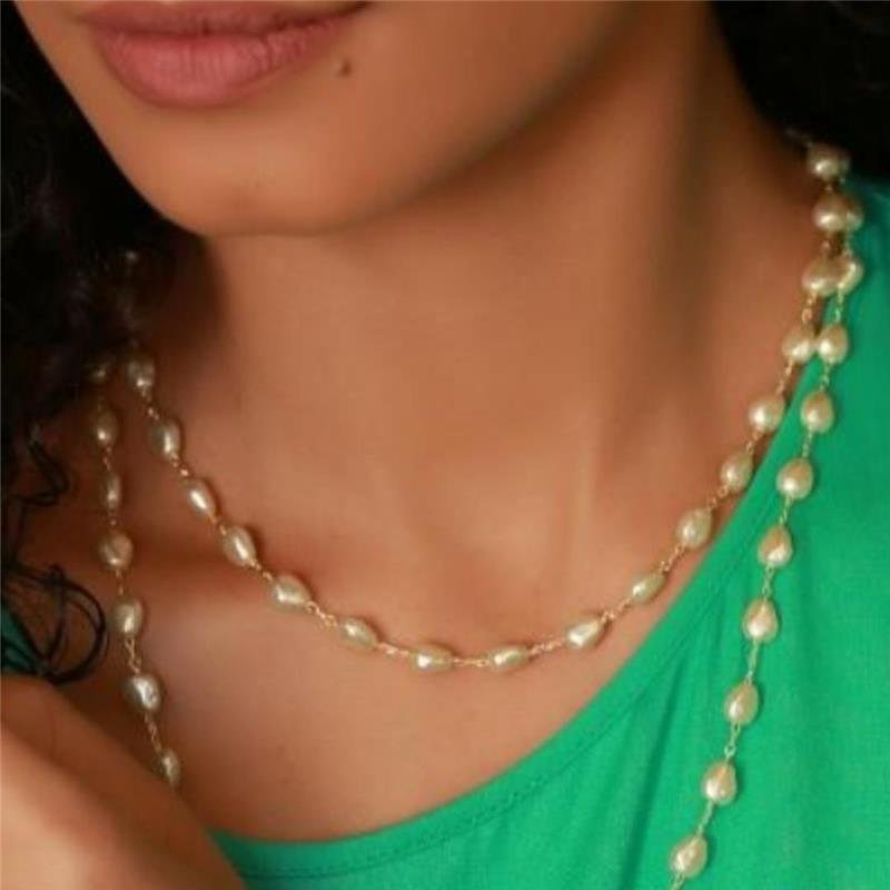 COLAR DE PÉROLAS IRREGULARES 40CM FOLHEADO A OURO 18K