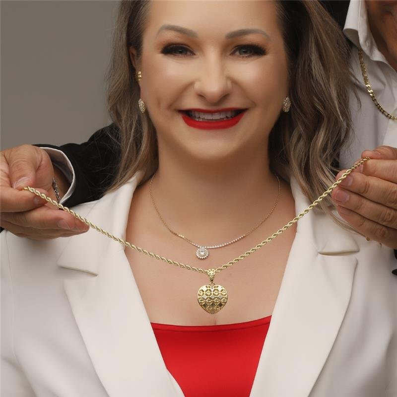 COLAR COM CORAÇÃO TRABALHADO FOLHEADO A OURO 18K