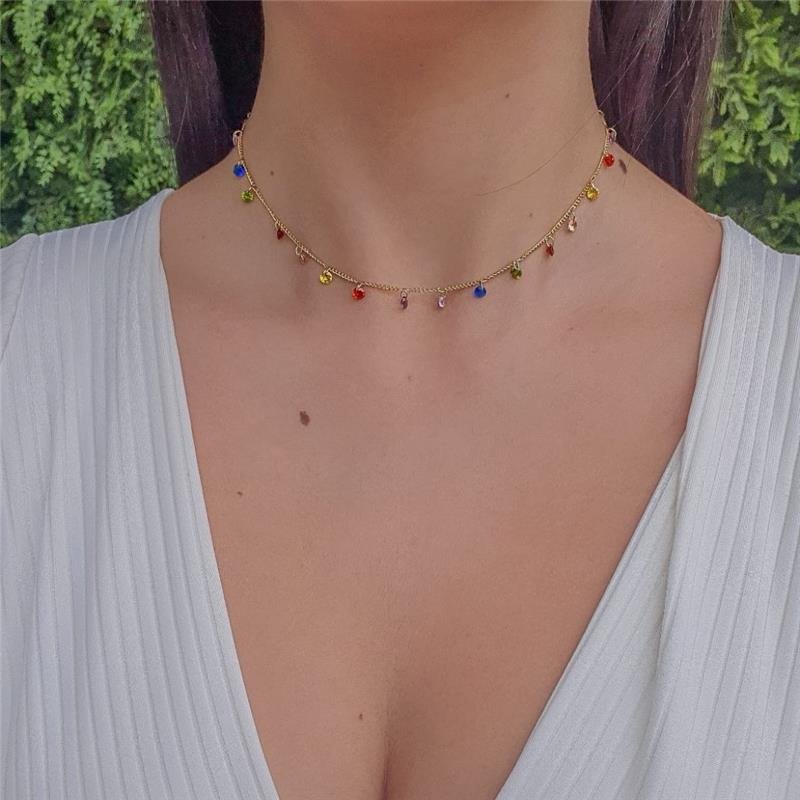 COLAR CHOKER COM PEDRAS COLORIDAS FOLHEADO A OURO 18K