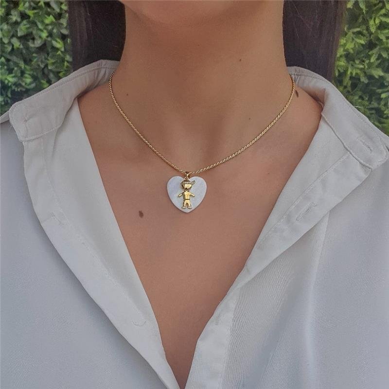 COLAR CORAÇÃO BRANCO COM MENINO FOLHEADO A OURO 18K