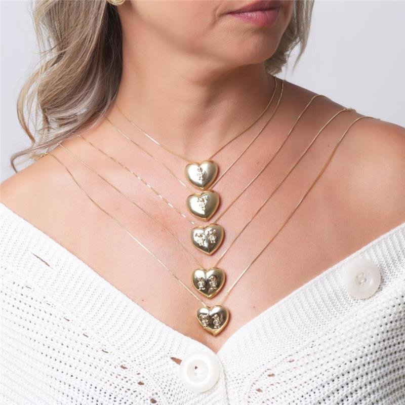 COLAR CORAÇÃO DE MÃE COM FILHO DENTRO FOLHEADO A OURO 18K
