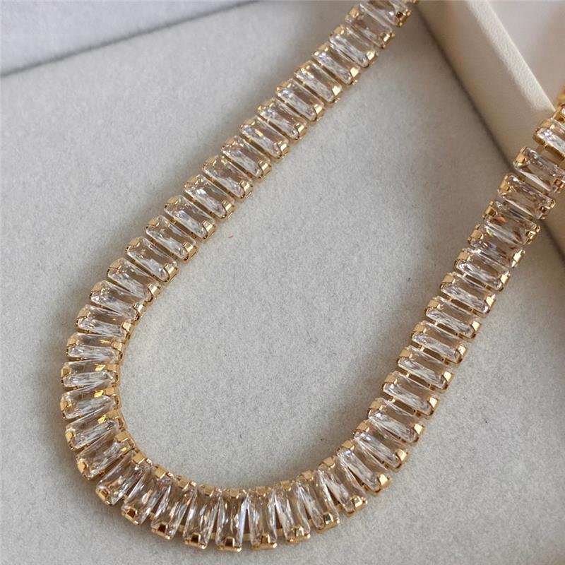 COLAR CHOKER RIVIERA BAGUETE CRISTAL FOLHEADO A OURO 18K