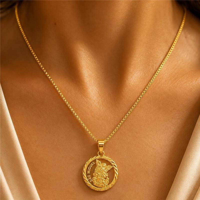 COLAR SÃO MIGUEL ARCANJO FOLHEADO A OURO 18K