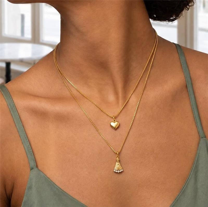 COLAR DUPLO CORAÇÃO E NOSSA SENHORA FOLHEADO A OURO 18K 