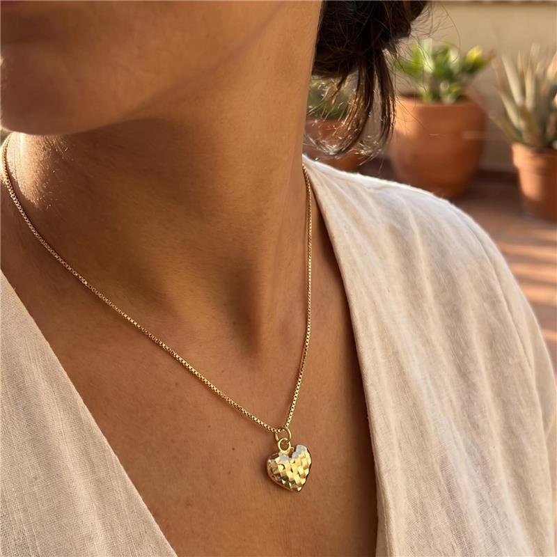 COLAR CORAÇÃO FOLHEADO A OURO 18K 
