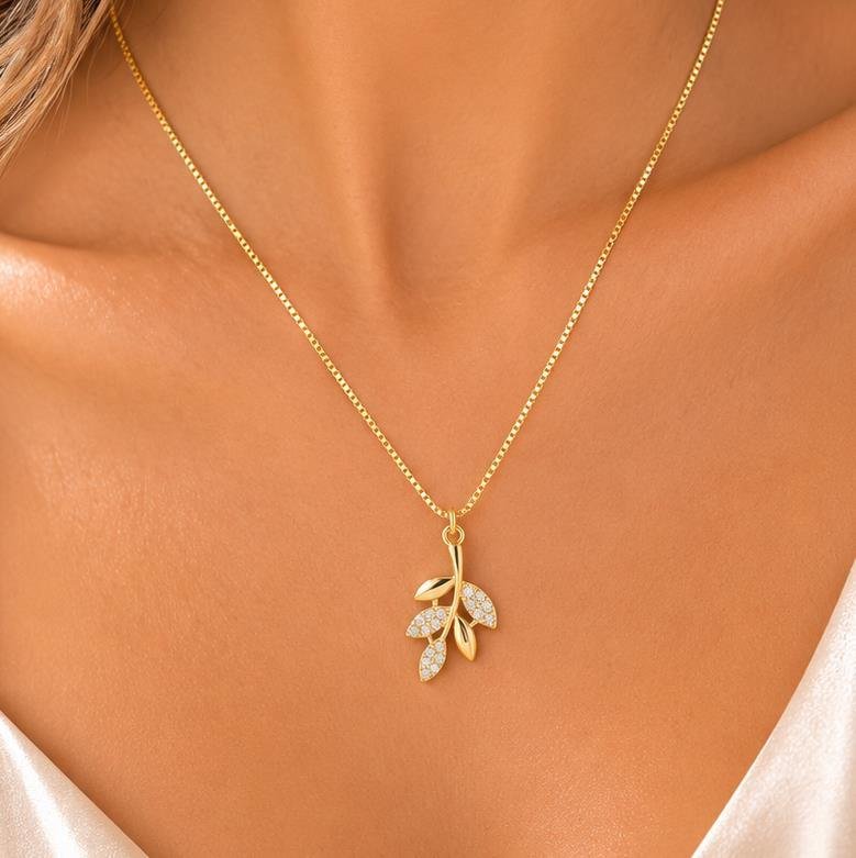 COLAR CRAVEJADO FOLHEADO A OURO 18K 