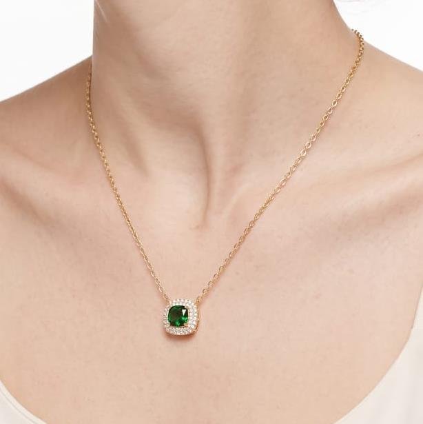 COLAR CRAVEJADO PEDRA VERDE FOLHEADO A OURO 18K 