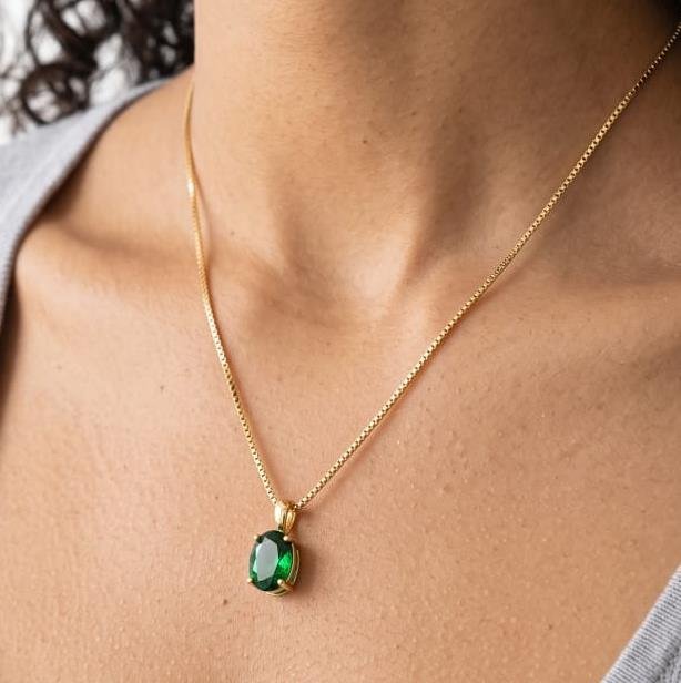 COLAR ZIRCÔNIA VERDE FOLHEADA A OURO 18K 