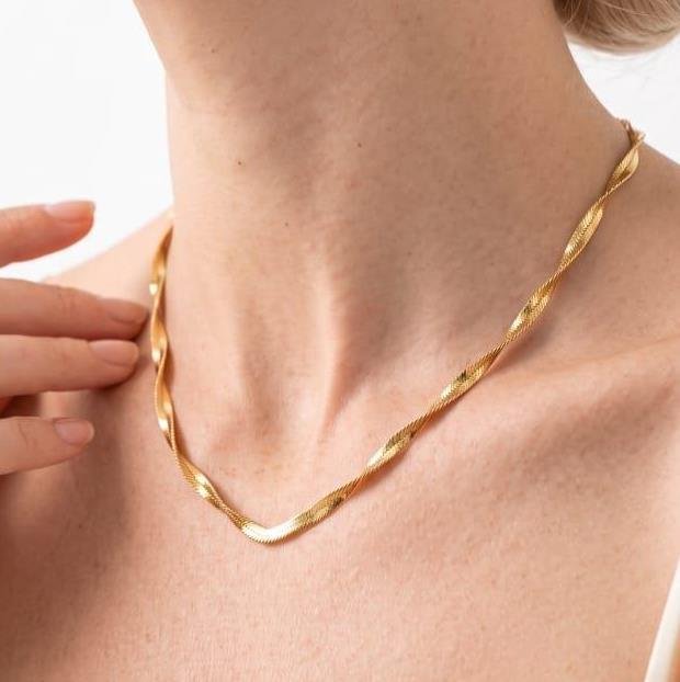 COLAR TRANÇADO VENEZIANA COM FITA FOLHEADO A OURO 18K 