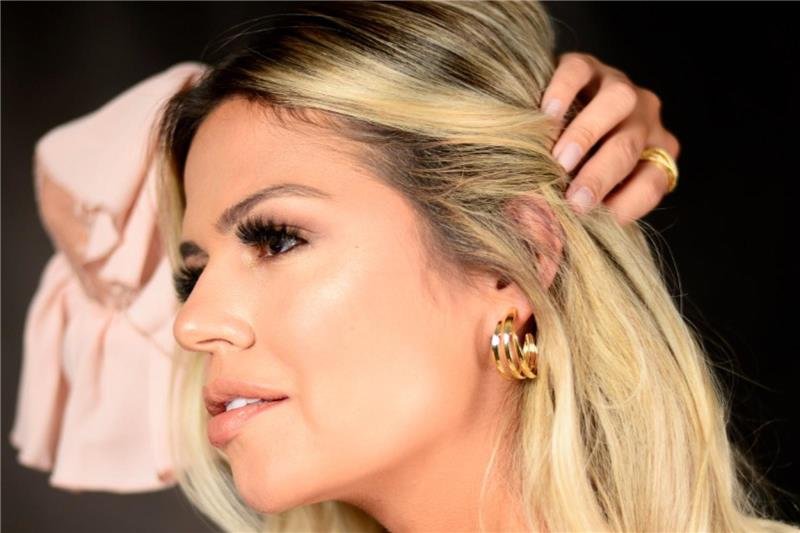 BRINCO DE ARGOLA TRIPLA VAZADA FOLHEADA A OURO 18K