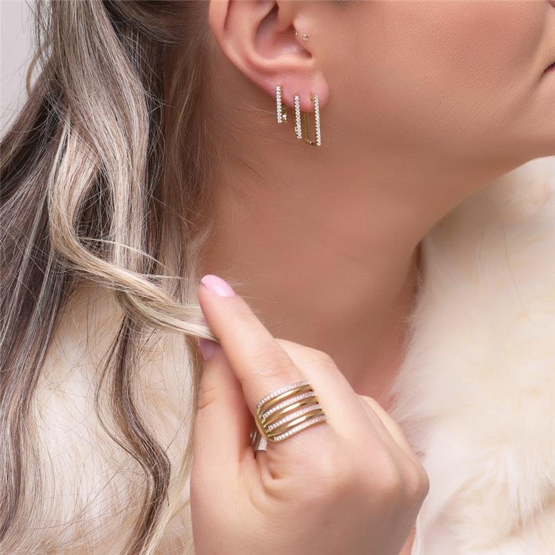 BRINCO DE TRIO QUADRADO CRAVEJADO EM ZIRCÕNIAS DE DIFERENTES TAMANHOS FOLHEADO A OURO 18K