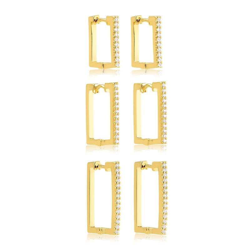 BRINCO DE TRIO QUADRADO CRAVEJADO EM ZIRCÕNIAS DE DIFERENTES TAMANHOS FOLHEADO A OURO 18K