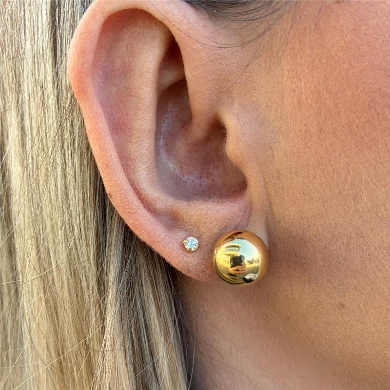 BRINCO BOLA LISA 12 MM STATEMENT FOLHEADO A OURO 18K 