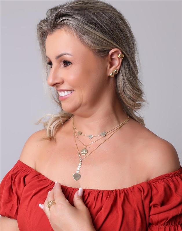 BRINCO TRIO DE CORAÇÕES FOLHEADO A OURO 18K