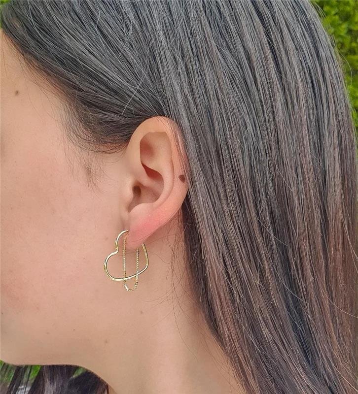 BRINCO CORAÇÃO COM DETALHE EM CORRENTE VENEZIANA FOLHEADO A OURO 18K