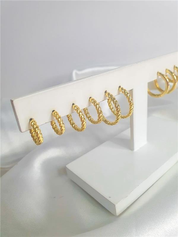 BRINCO TRIO DE ARGOLAS TORCIDAS FOLHEADO A OURO 18K