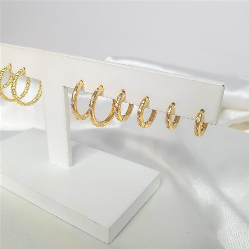 BRINCO DE ARGOLA TRIO COM PEDRINHAS ZIRCÔNIA FOLHEADO A OURO 18K