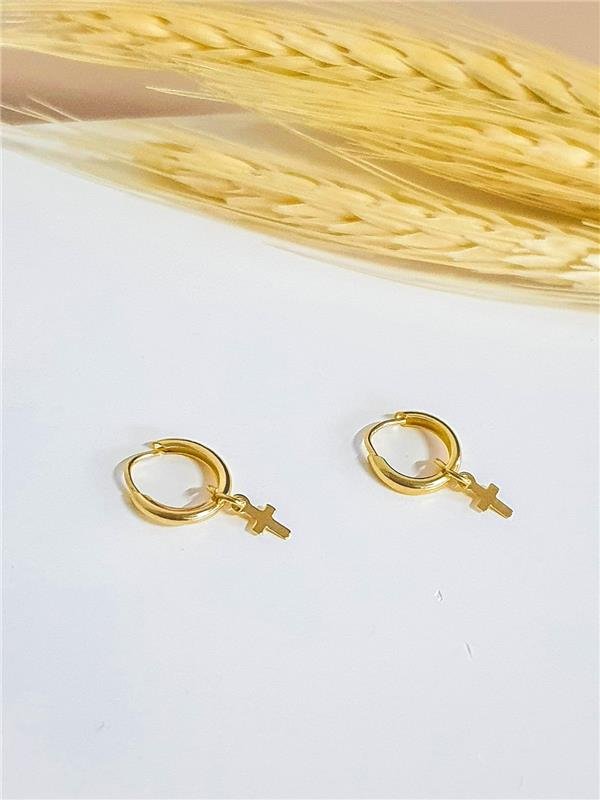 BRINCO DE ARGOLA LISA COM CRUZ FOLHEADO A OURO 18K