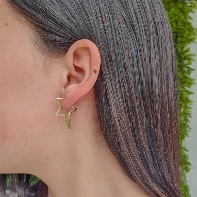 BRINCO DE ARGOLA ESTRELA FOLHEADO A OURO 18K