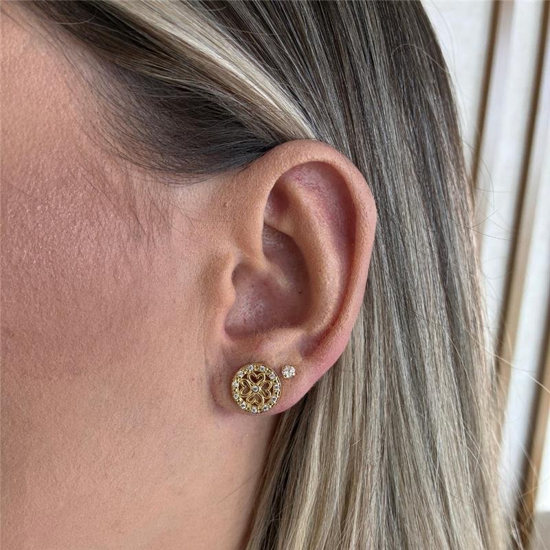 BRINCO TREVO CRAVEJADO FOLHEADO A OURO 18K