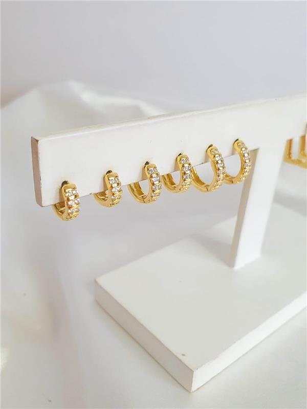 BRINCO TRIO DE ARGOLA CRAVEJADO FOLHEADO A OURO 18K