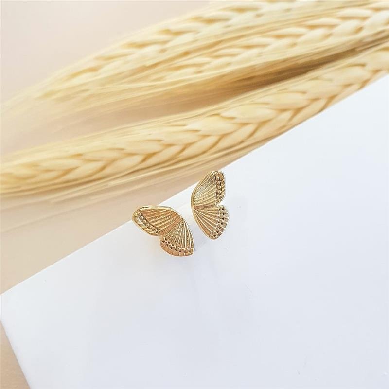 BRINCO ASA DE BORBOLETA MINIMALISTA FOLHEADO A OURO 18K 
