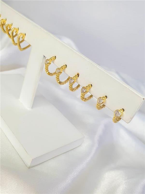 BRINCO TRIO DE CORAÇÃO FOLHEADO A OURO 18K