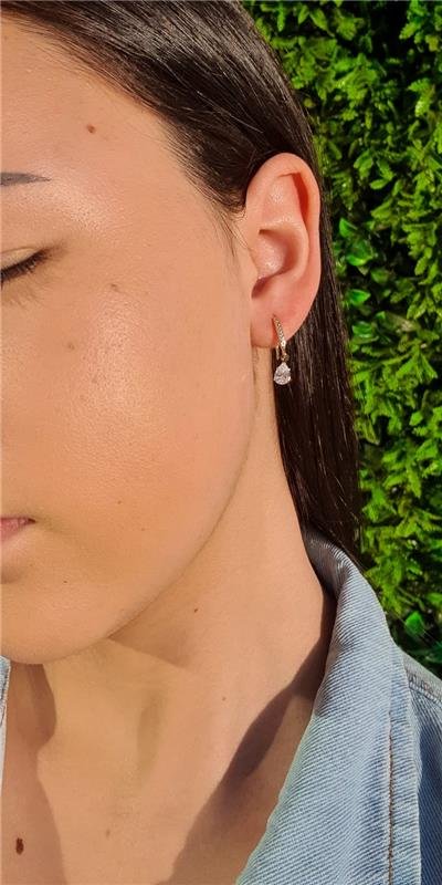 BRINCO GANCHO CRAVEJADO COM GOTA FOLHEADO A OURO 18K