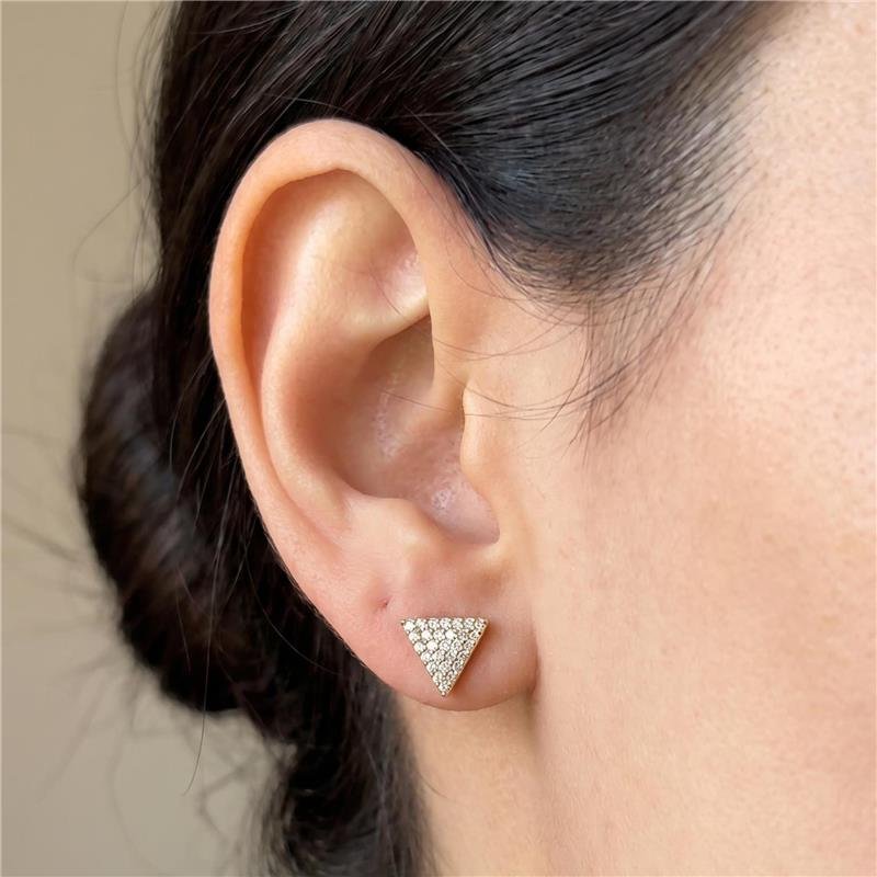 BRINCO TRIÂNGULO CRAVEJADO FOLHEADO A OURO 18K
