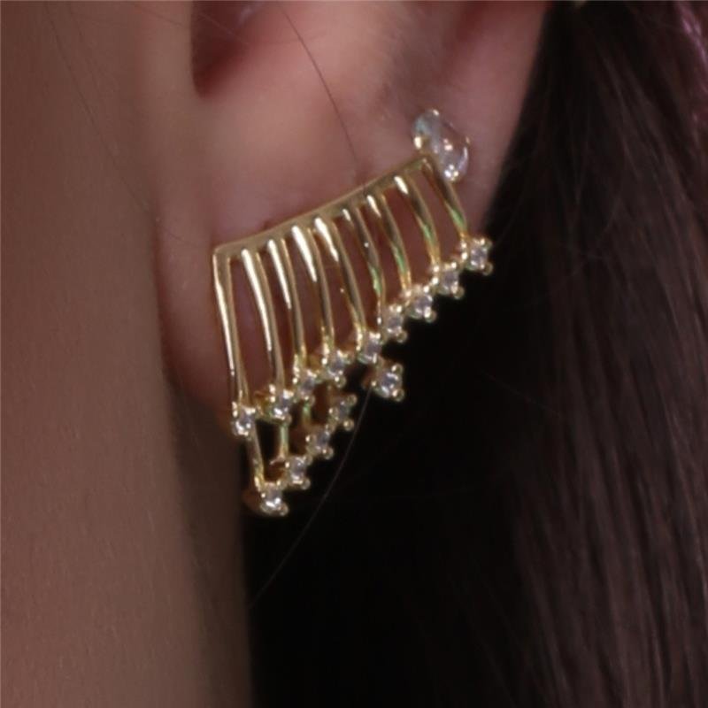 BRINCO EAR CUFF CRAVEJADO FOLHEADO A OURO 18K