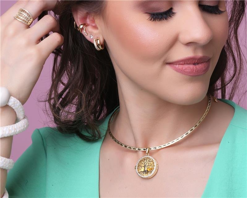 BRINCO MEIA ARGOLA CRAVEJADA FOLHEADO A OURO 18K