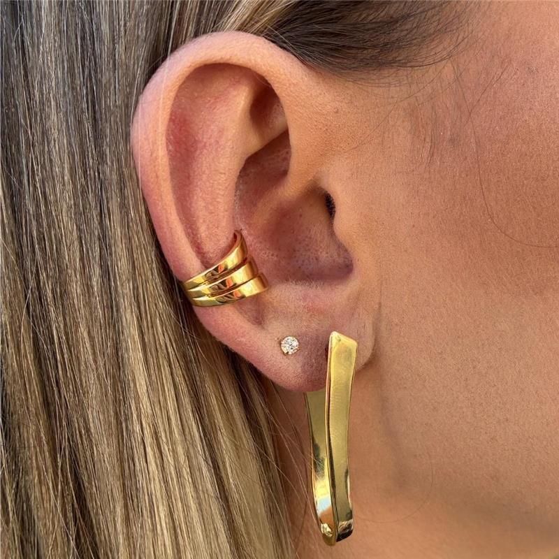 BRINCO ARGOLA CLICK OVAL BANHADA A OURO 18K