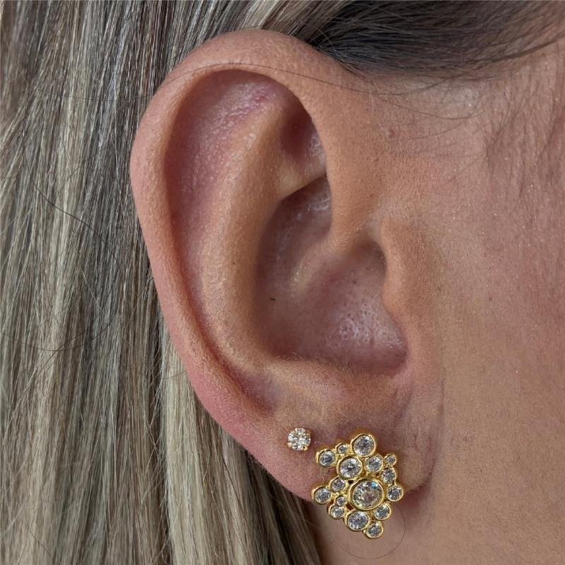 BRINCO DE ZIRCÔNIAS FOLHEADO A OURO 18K