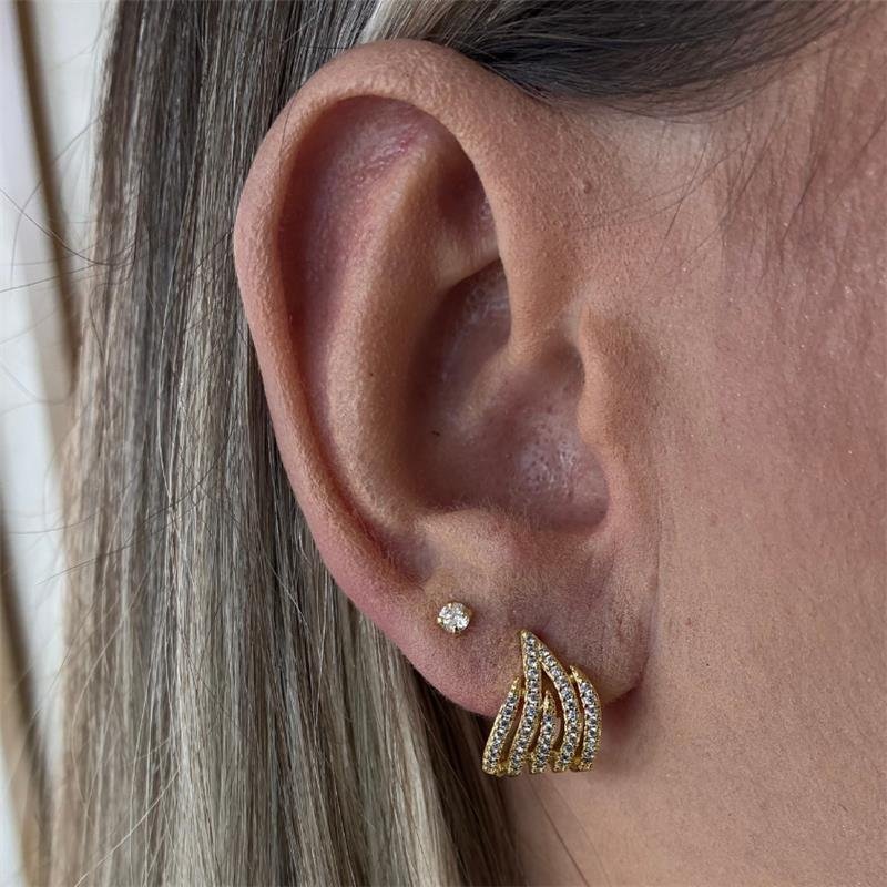 BRINCO FOLHA CRAVEJADO FOLHEADO A OURO 18K