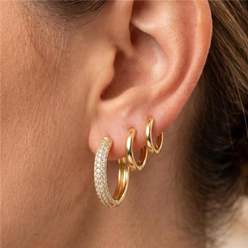 BRINCO TRIO DE ARGOLA CRAVEJADA FOLHEADA A OURO 18K