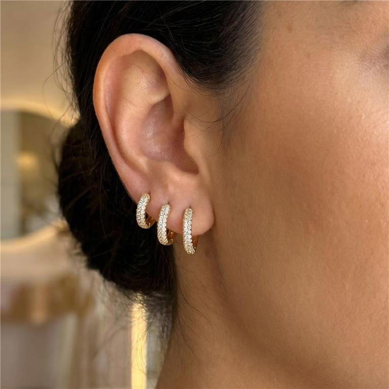 BRINCO TRIO DE ARGOLAS CRAVEJADAS FOLHEADAS A OURO 18K 
