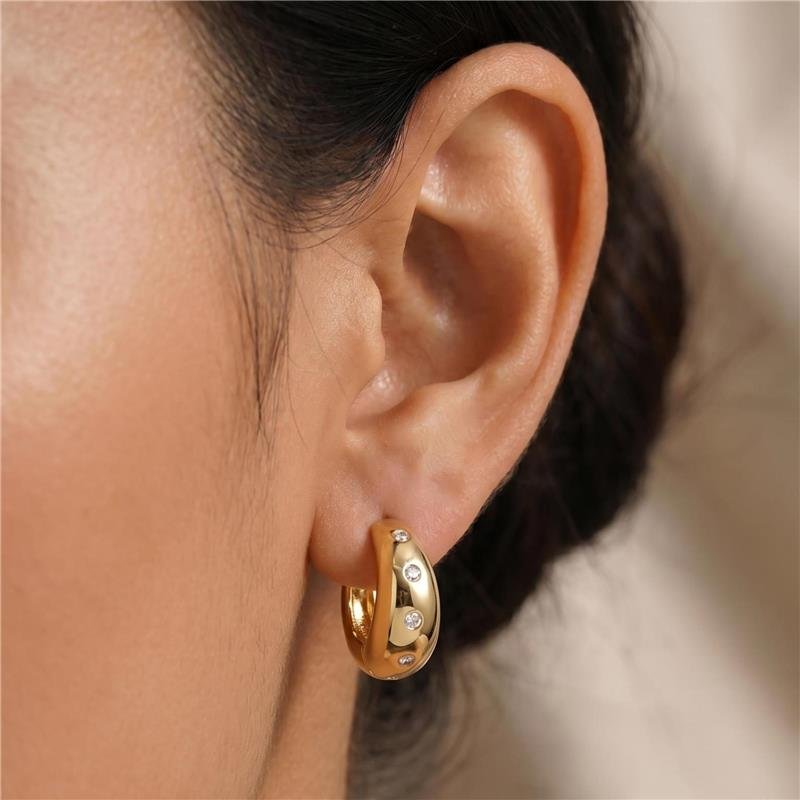 BRINCO ARGOLA LISA FOLHEADA A OURO 18K 