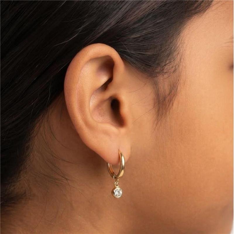 BRINCO INFANTIL ARGOLA COM PINGENTE ZIRCÔNIA CRISTAL EM CORRENTE FOLHEADO A OURO 18K