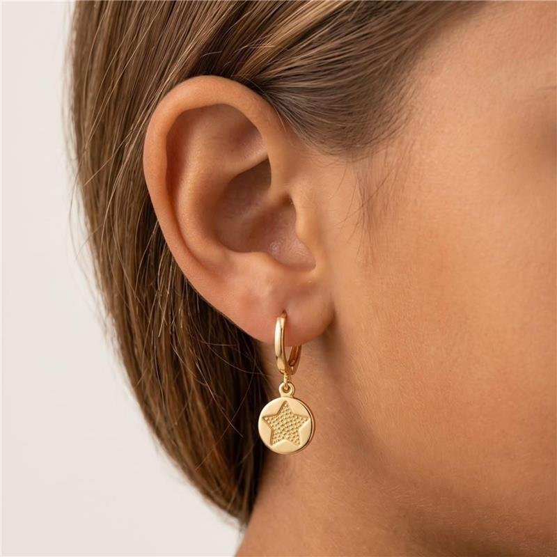 BRINCO INFANTIL ARGOLA COM PINGENTE MEDALHA ESTRELA FOLHEADO A OURO 18K