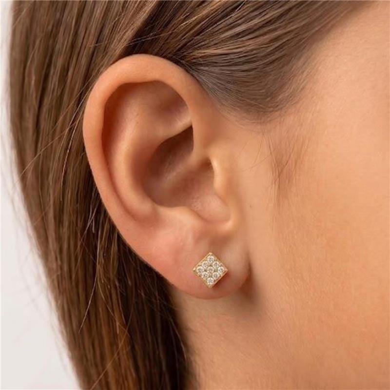 BRINCO INFANTIL QUADRADO CRAVEJADO COM ZIRCÔNIAS FOLHEADO A OURO 18K