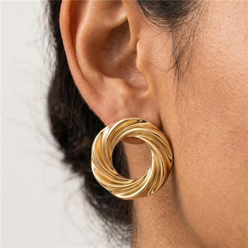 BRINCO ORGÂNICO FOLHEADO A OURO 18K 