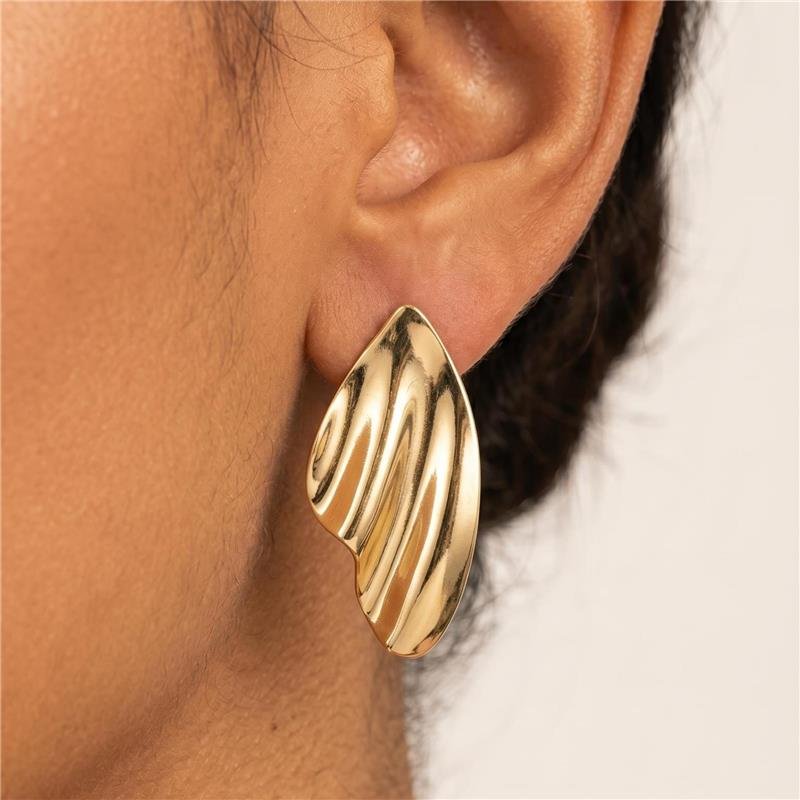 BRINCO ORGÂNICO FOLHEADO A OURO 18K 