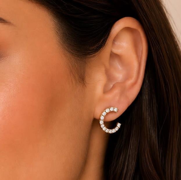 BRINCO CRAVEJADO FOLHEADO A OURO 18K 
