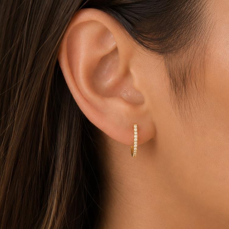 BRINCO CRAVEJADO FOLHEADO A OURO 18K 
