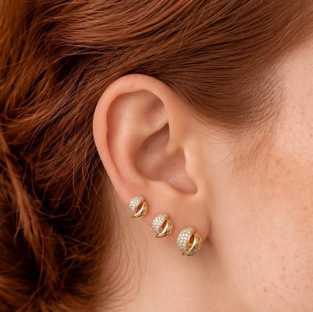 BRINCO TRIO CRAVEJADO FOLHEADO A OURO 18K 