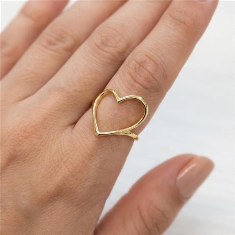ANEL CORAÇÃO VAZADO FOLHEADO A OURO 18K