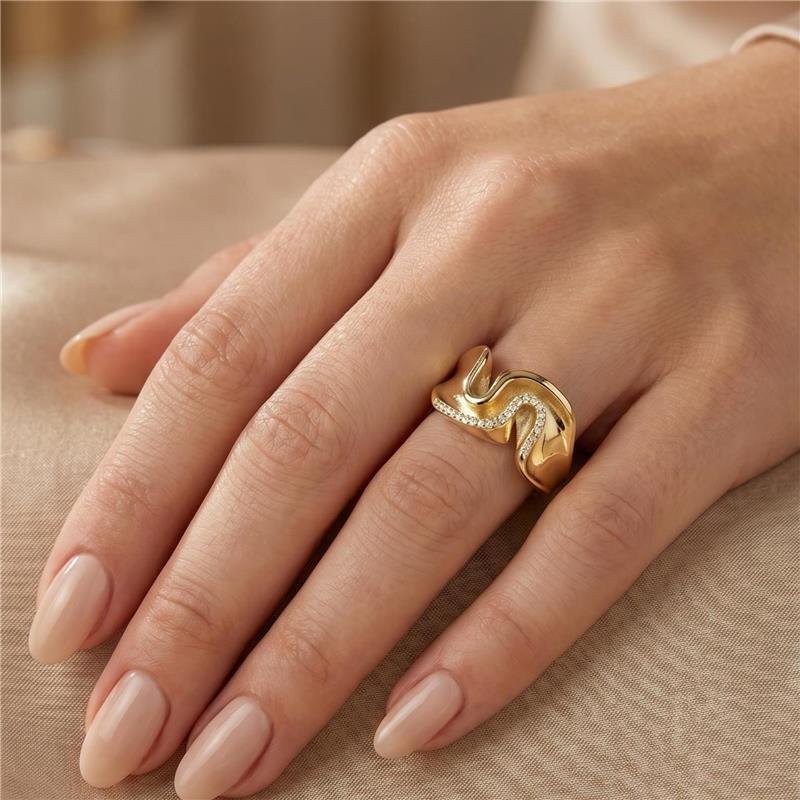 ANEL ORGÂNICO CRAVEJADO FOLHEADO A OURO 18K 