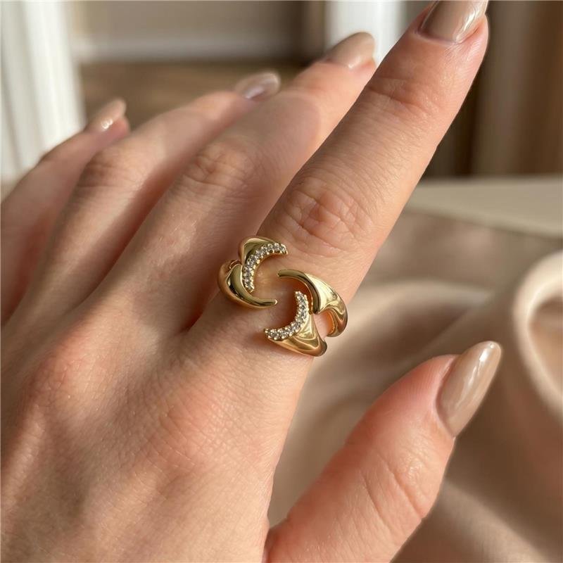 ANEL ORGÂNICO CRAVEJADO FOLHEADO A OURO 18K 